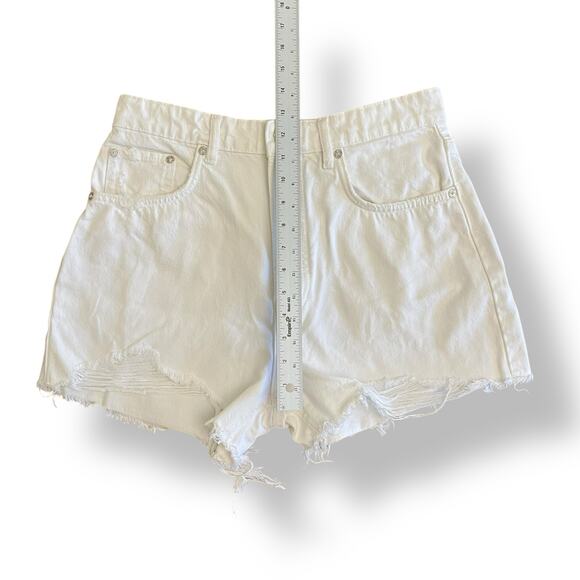 Zara High-Rise Distressed Mom Denim Shorts‎ Womens Size 8 White Streetwear - Picture 4 of 9